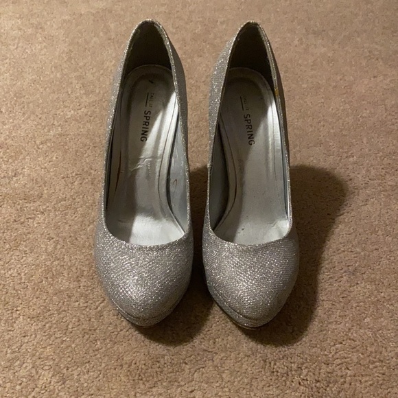 Shoes and matching clutch - Picture 3 of 9